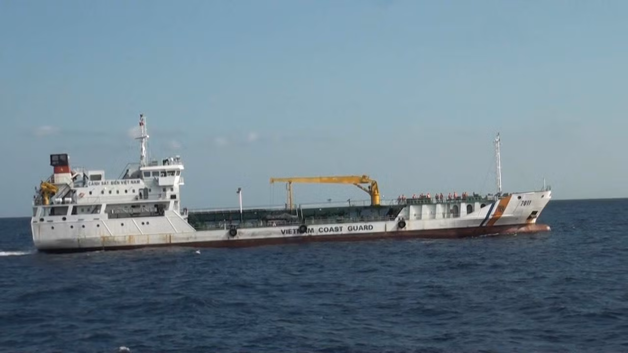 Hiện tại, việc tìm kiếm tàu cá BTh 97478 TS vẫn đang được tiếp tục thực hiện. Hiện tại, việc tìm kiếm tàu cá BTh 97478 TS vẫn đang được tiếp tục thực hiện.