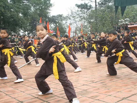 Đồng diễn võ sáo tại lễ hội Hoàng Hoa Thám