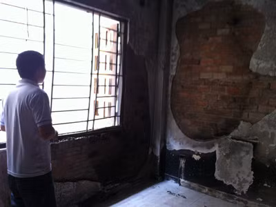 Vụ cháy ngày 12-5 thiêu rụi phòng ngủ nguyên nhân do “chập điện của đèn ngủ” nhưng gia đình bé Th. cho rằng bé Th. phát năng lượng gây cháy- ảnh L.N