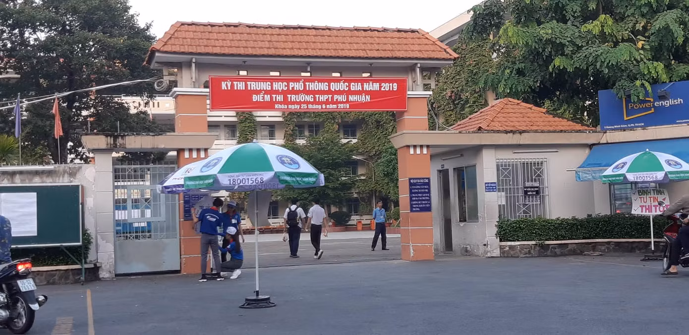 Ngày đầu thi THPT 2019: Siết chặt an ninh, cập nhật giải đề thi Ngữ Văn ảnh 5
