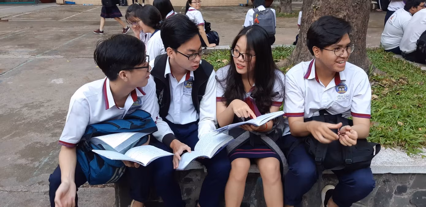 Ngày đầu thi THPT 2019: Siết chặt an ninh, cập nhật giải đề thi Ngữ Văn ảnh 8