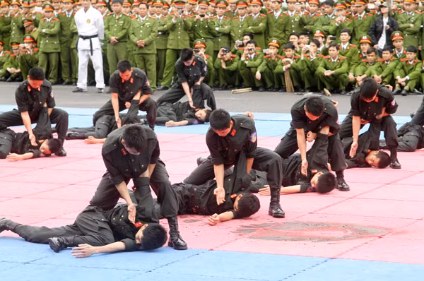 Các động tác thực hiện chuẩn xác, mau lẹ