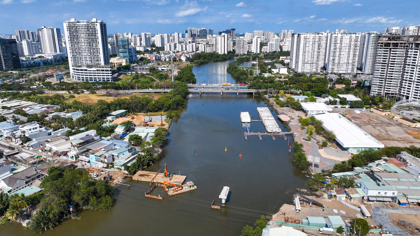 Cầu Rạch Đỉa mới sau khi hoàn thiện sẽ nối thẳng tuyến đường Lê Văn Lương vào đường Nguyễn Văn Linh, là cầu nối huyết mạch, tăng tính kết nối của khu vực huyện Nhà Bè và quận 7, giúp giảm tải cho cầu Rạch Đỉa 2 trên đường Nguyễn Hữu Thọ vốn đã quá tải, thường xuyên ùn tắc vào giờ cao điểm.
