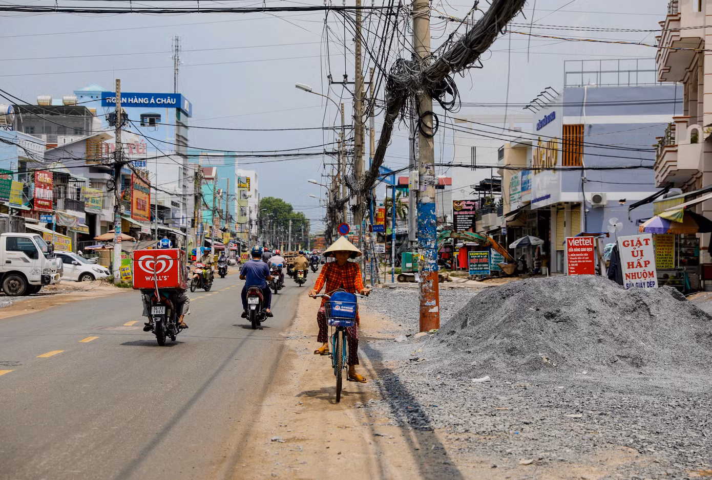 Công trình có tổng mức đầu tư hơn 1.200 tỷ đồng, trong đó riêng kinh phí giải phóng mặt bằng là 995 tỷ đồng (do quận Bình Tân thực hiện).