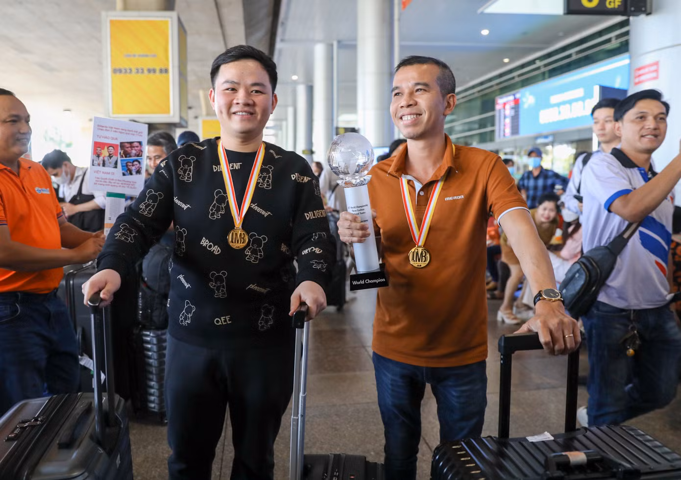 Trên hành trình làm nên lịch sử này, Trần Quyết Chiến và Bao Phương Vinh đã trải qua rất nhiều khó khăn, vượt qua những siêu sao hàng đầu thế giới, đặc biệt ở 3 lượt trận penalty cực kỳ kịch tính.
