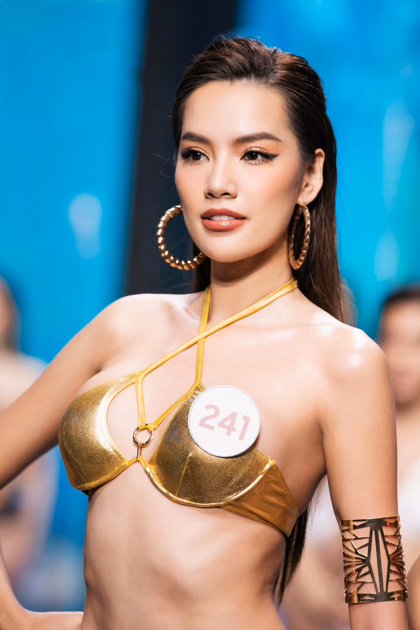 Tại phần thi Best in Swimsuit, Hoàng Phương vào top 5 đề cử người đẹp trình diễn áo tắm xuất sắc nhất. Tại phần thi Best in Swimsuit, Hoàng Phương vào top 5 đề cử người đẹp trình diễn áo tắm xuất sắc nhất.