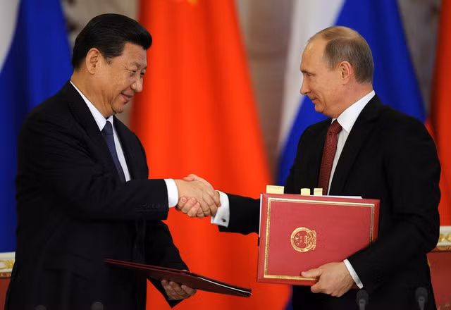 Nga-Trung đang bắt tay nhau nhằm tạo đối trọng với sức mạnh của Mỹ