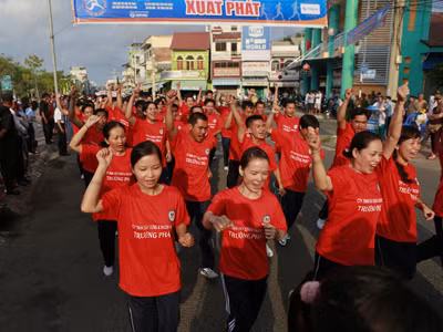  Chạy đồng hành