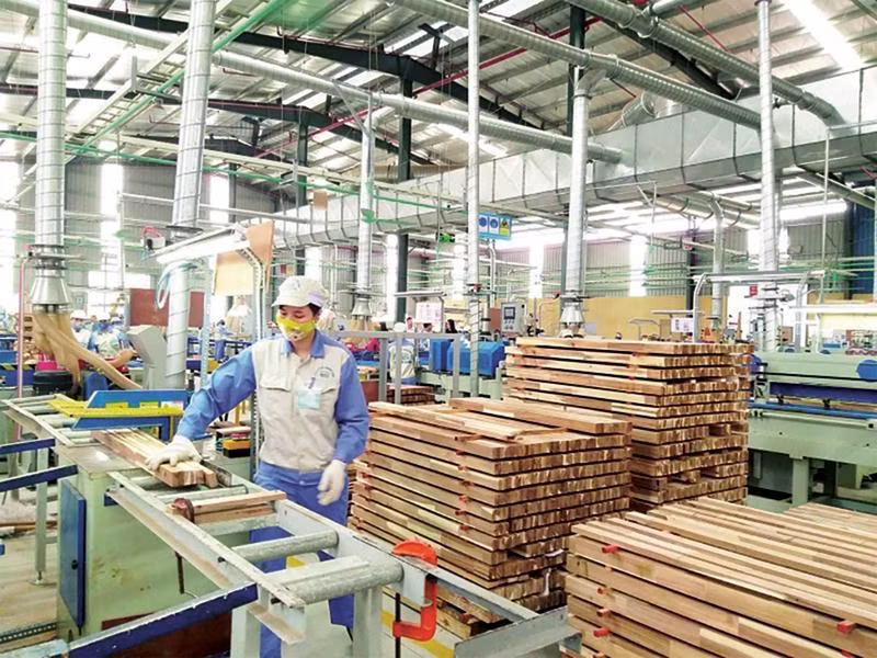Gỗ và lâm sản là 1 trong 7 mặt hàng có giá trị xuất khẩu trên 10 tỷ USD của cả nước Gỗ và lâm sản là 1 trong 7 mặt hàng có giá trị xuất khẩu trên 10 tỷ USD của cả nước