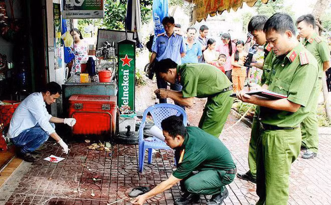 2 cụ ông mâu thuẫn trên bàn trà, 1 người bị đâm tử vong ảnh 1