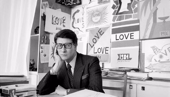 Yves Saint Laurent từng nói: “Cuối cùng, Ford cũng rời đi. Tôi đã phải chịu đựng những gì anh ấy đã làm với tên tuổi của tôi. Rất may, tổn hại đó vẫn có thể sửa đổi được.” Yves Saint Laurent từng nói: “Cuối cùng, Ford cũng rời đi. Tôi đã phải chịu đựng những gì anh ấy đã làm với tên tuổi của tôi. Rất may, tổn hại đó vẫn có thể sửa đổi được.”