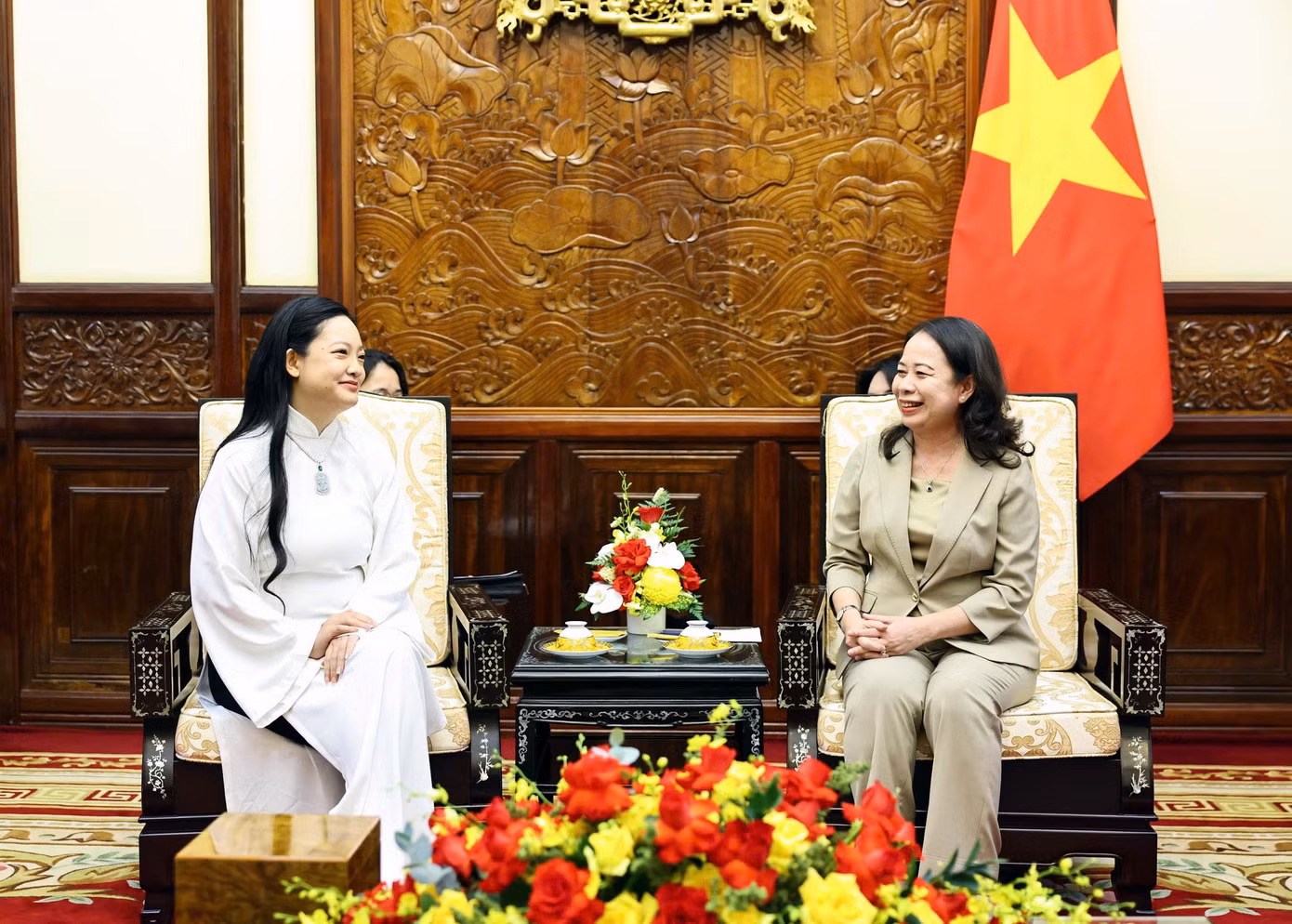Phó Chủ tịch nước Võ Thị Ánh Xuân tiếp nữ phi hành gia gốc Việt Amanda Nguyễn. Ảnh: VGP
