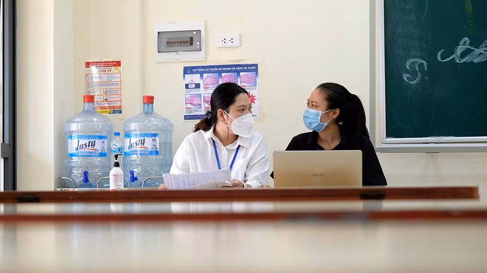 Thế nhưng, đằng sau sự nhiệt tình và năng lượng tích cực ấy còn có nước mắt, những tâm sự và động lực lớn lao giúp họ vững bước mỗi ngày. Thế nhưng, đằng sau sự nhiệt tình và năng lượng tích cực ấy còn có nước mắt, những tâm sự và động lực lớn lao giúp họ vững bước mỗi ngày.