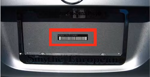 Chiếc Mercedes-Benz SL55 AMG của Steve Jobs không được gắn biển số mà thay vào đó là bảng mã vạch