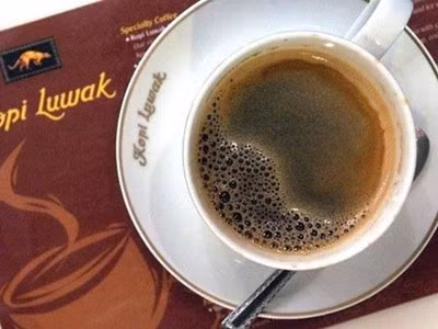 Mỗi ly cà phê phân chồn cao cấp của Civet hay Kopi Luwak đều được bán với mức giá từ 30 USD đến 100 USD ở thị trường New York hoặc London. Mỗi ly cà phê phân chồn cao cấp của Civet hay Kopi Luwak đều được bán với mức giá từ 30 USD đến 100 USD ở thị trường New York hoặc London