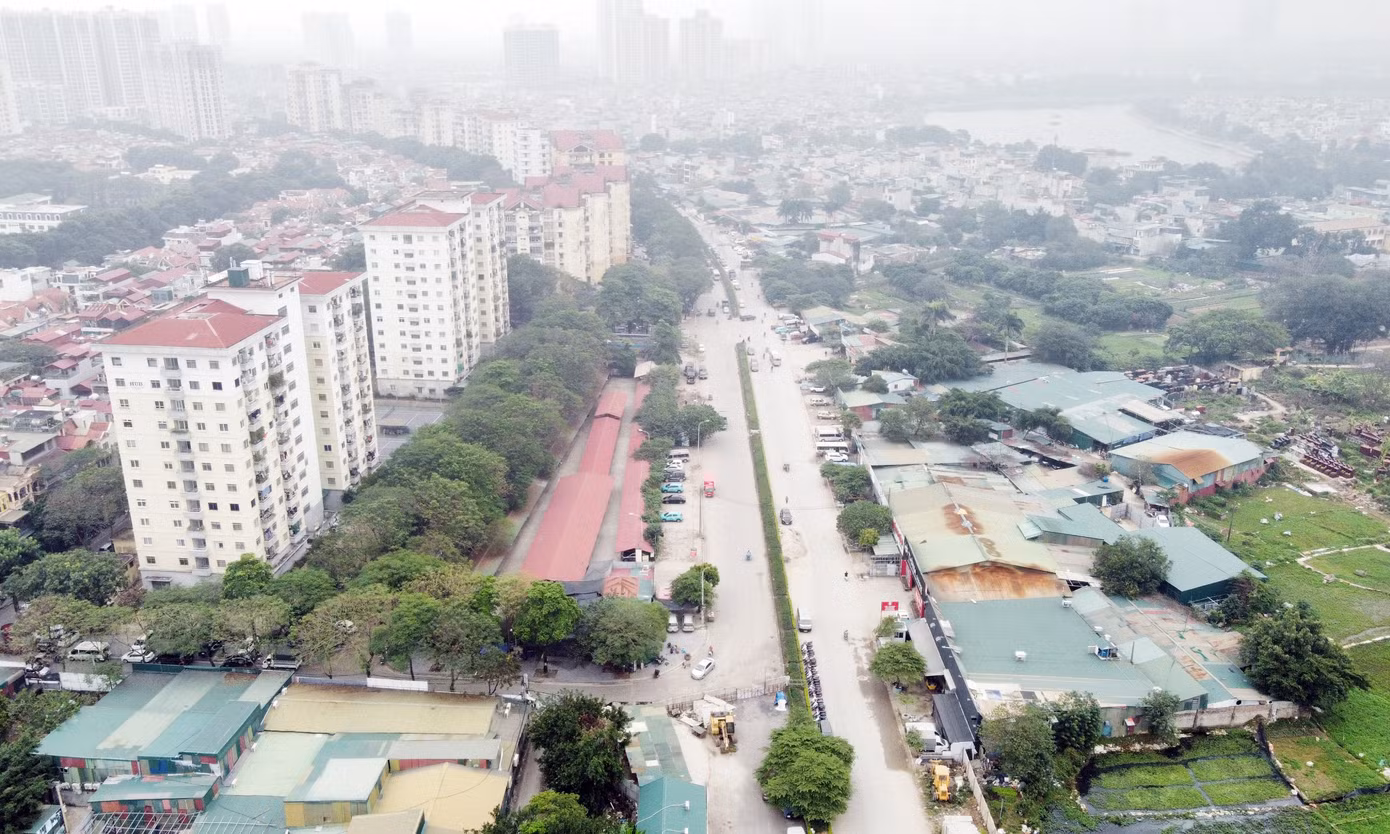 Văn phòng UBND TP Hà Nội vừa có văn bản gửi Thanh tra TP khẩn trương thực hiện chỉ đạo của lãnh đạo thành phố về việc xem xét thanh tra dự án đầu tư liên quan đối ứng cho Dự án đầu tư xây dựng đường Vành đai 2,5 (đoạn đường Đầm Hồng - quốc lộ 1A) thuộc quận Hoàng Mai theo hình thức hợp đồng BT (Dự án đầu tư xây dựng Khu đô thị mới Đại Kim - Định Công mở rộng). Văn phòng UBND TP Hà Nội vừa có văn bản gửi Thanh tra TP khẩn trương thực hiện chỉ đạo của lãnh đạo thành phố về việc xem xét thanh tra dự án đầu tư liên quan đối ứng cho Dự án đầu tư xây dựng đường Vành đai 2,5 (đoạn đường Đầm Hồng - quốc lộ 1A) thuộc quận Hoàng Mai theo hình thức hợp đồng BT (Dự án đầu tư xây dựng Khu đô thị mới Đại Kim - Định Công mở rộng).