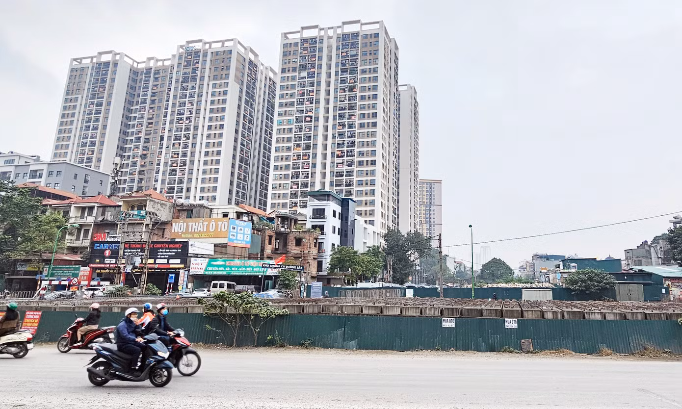 Dự án đường Vành đai 2,5 được TP Hà Nội cấp chứng nhận đầu tư năm 2013, thực hiện theo hình thức hợp đồng Xây dựng - Chuyển giao (BT), chỉ định chủ đầu tư. Năm 2014, Sở GTVT Hà Nội thực hiện ủy quyền của thành phố ký hợp đồng BT với nhà đầu tư liên danh: Cty CP Kinh doanh phát triển Nhà và Đô thị Hà Nội, Cty TNHH Xây dựng công trình Hoàng Hà (Cty Hoàng Hà). Dự án đường Vành đai 2,5 được TP Hà Nội cấp chứng nhận đầu tư năm 2013, thực hiện theo hình thức hợp đồng Xây dựng - Chuyển giao (BT), chỉ định chủ đầu tư. Năm 2014, Sở GTVT Hà Nội thực hiện ủy quyền của thành phố ký hợp đồng BT với nhà đầu tư liên danh: Cty CP Kinh doanh phát triển Nhà và Đô thị Hà Nội, Cty TNHH Xây dựng công trình Hoàng Hà (Cty Hoàng Hà).