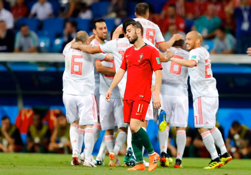 Tây Ban Nha 3-3 Bồ Đào Nha: Cú hat-trick ấn tượng của C.Ronaldo ảnh 19