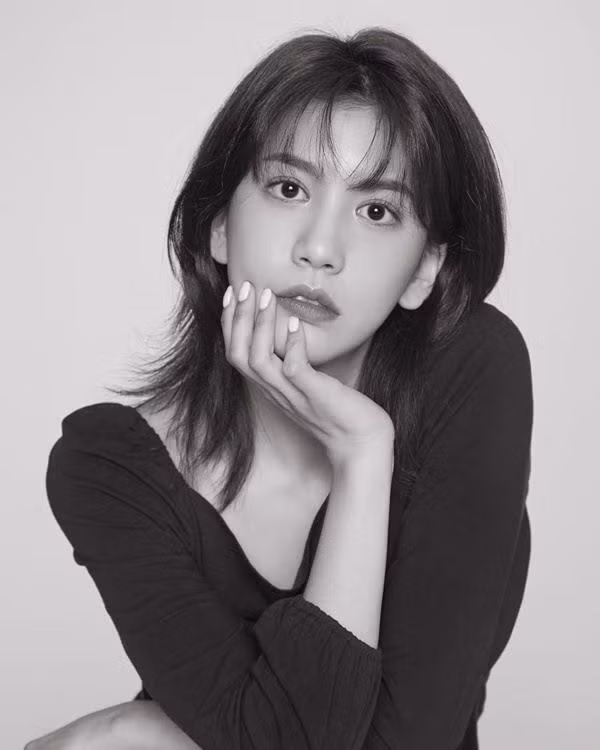 Yoo Ju Eun tự tử ở tuổi 27.