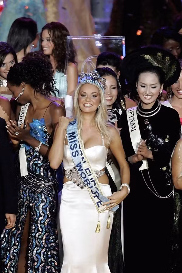 Mai Phương Thúy vẫn lọt Top 17 chung cuộc.