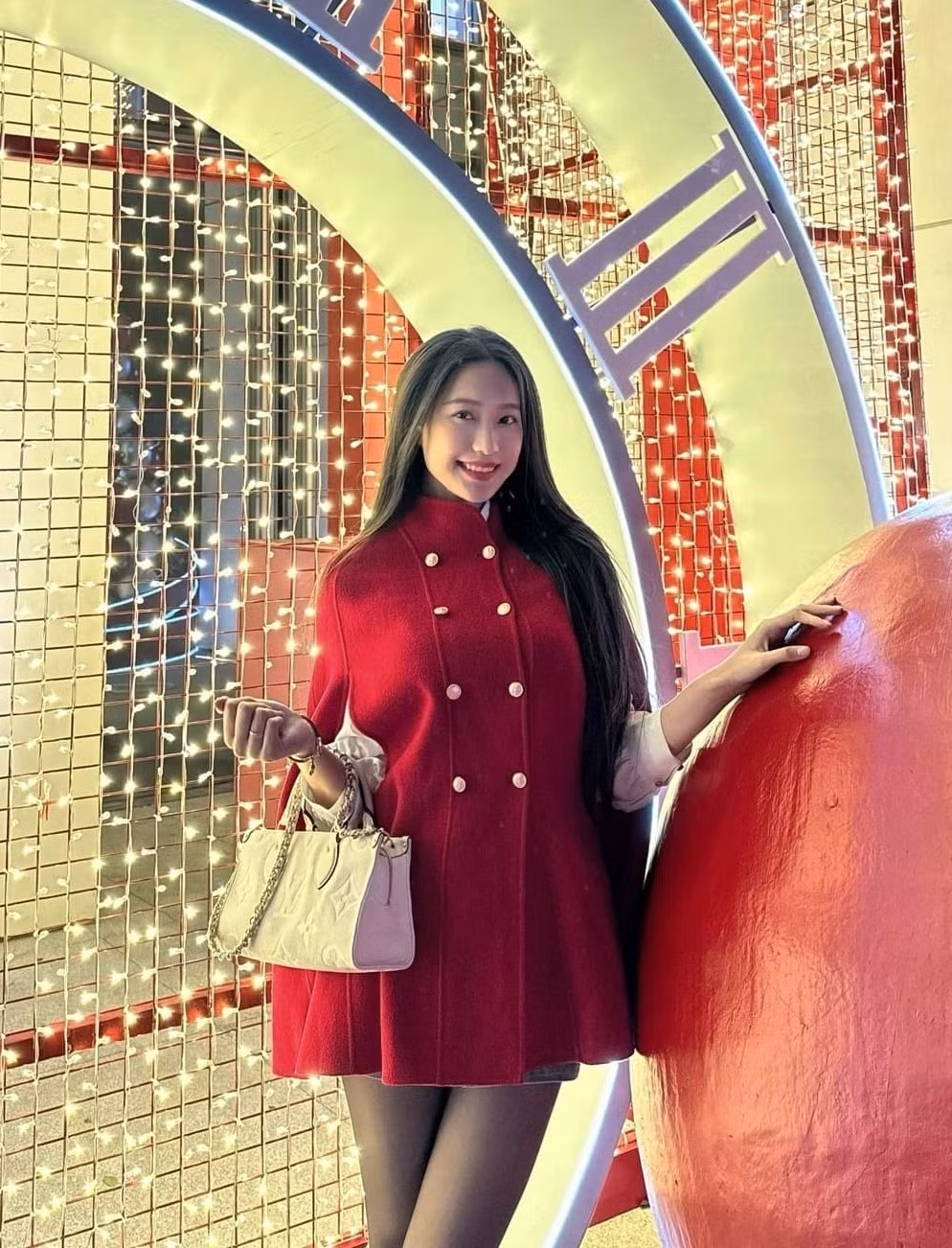 Doãn Hải My khoe ảnh đi chơi Noel. Doãn Hải My khoe ảnh đi chơi Noel.