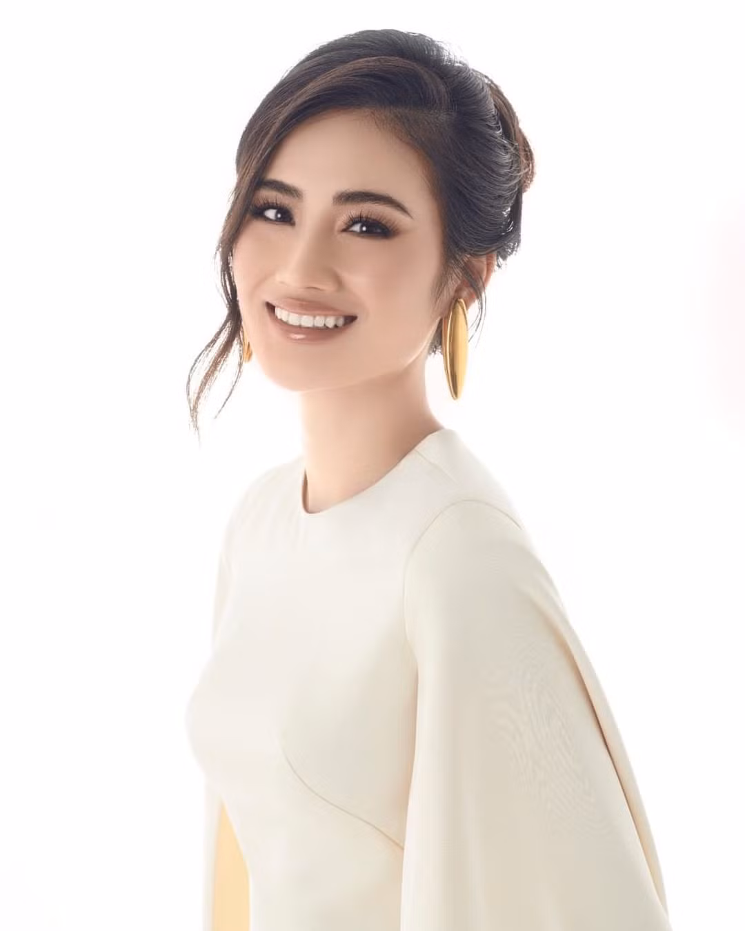 Ý Nhi sắp về nước để chuẩn bị cho cuộc thi Miss World 2025. Ý Nhi sắp về nước để chuẩn bị cho cuộc thi Miss World 2025.