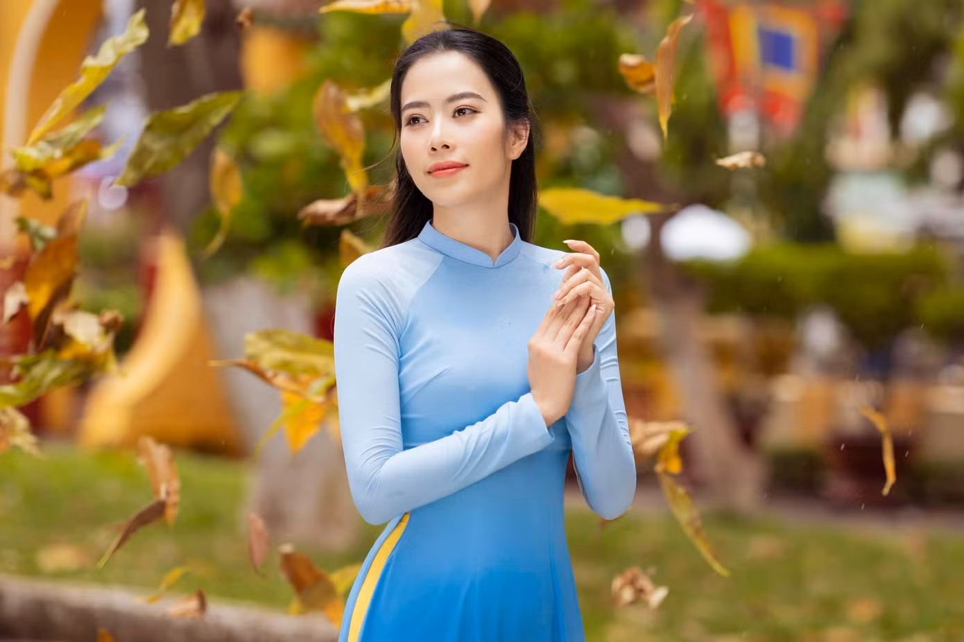 Nam Em rất hợp với tạo hình thiếu nữ thời xưa