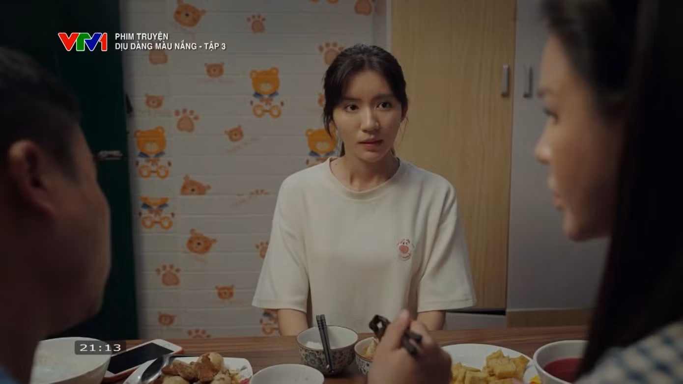 Cô phải đến ở nhờ nhà trọ của vợ chồng anh họ.