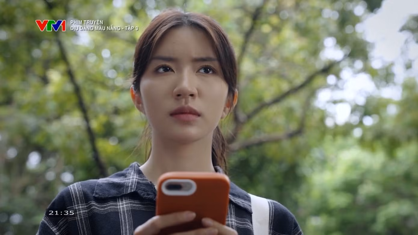 Nhà nghèo nhưng Xuân lúc nào cũng săm soi, khó tính với người khác.