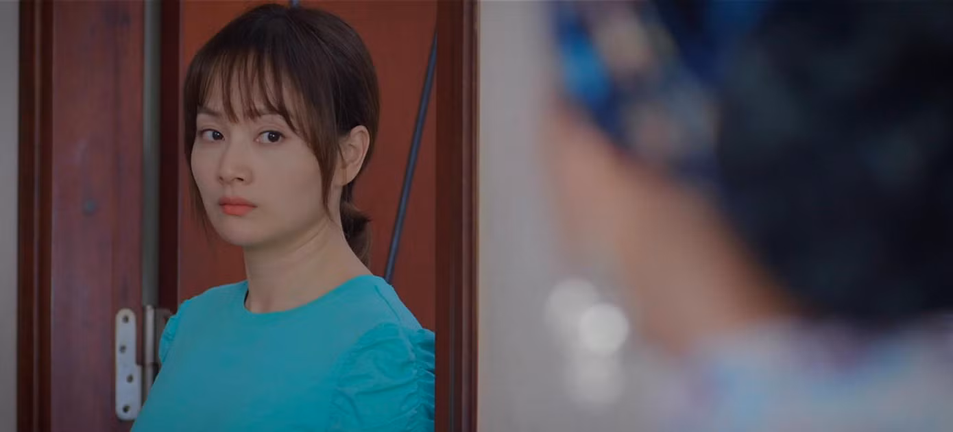 Nhưng Vân Trang còn bận lo cho Vân Khánh trước đã