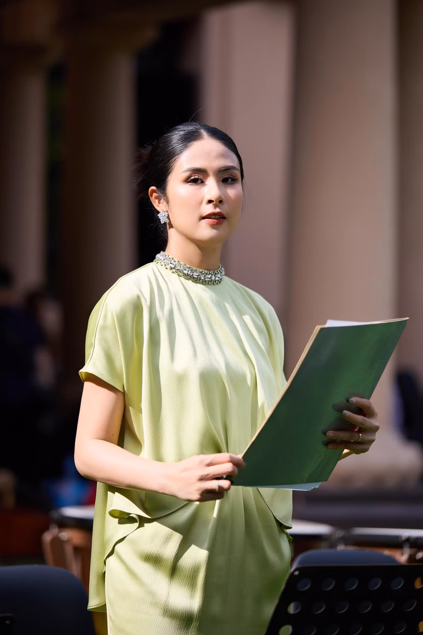Ngọc Hân đang đảm nhận nhiều công việc khác nhau.