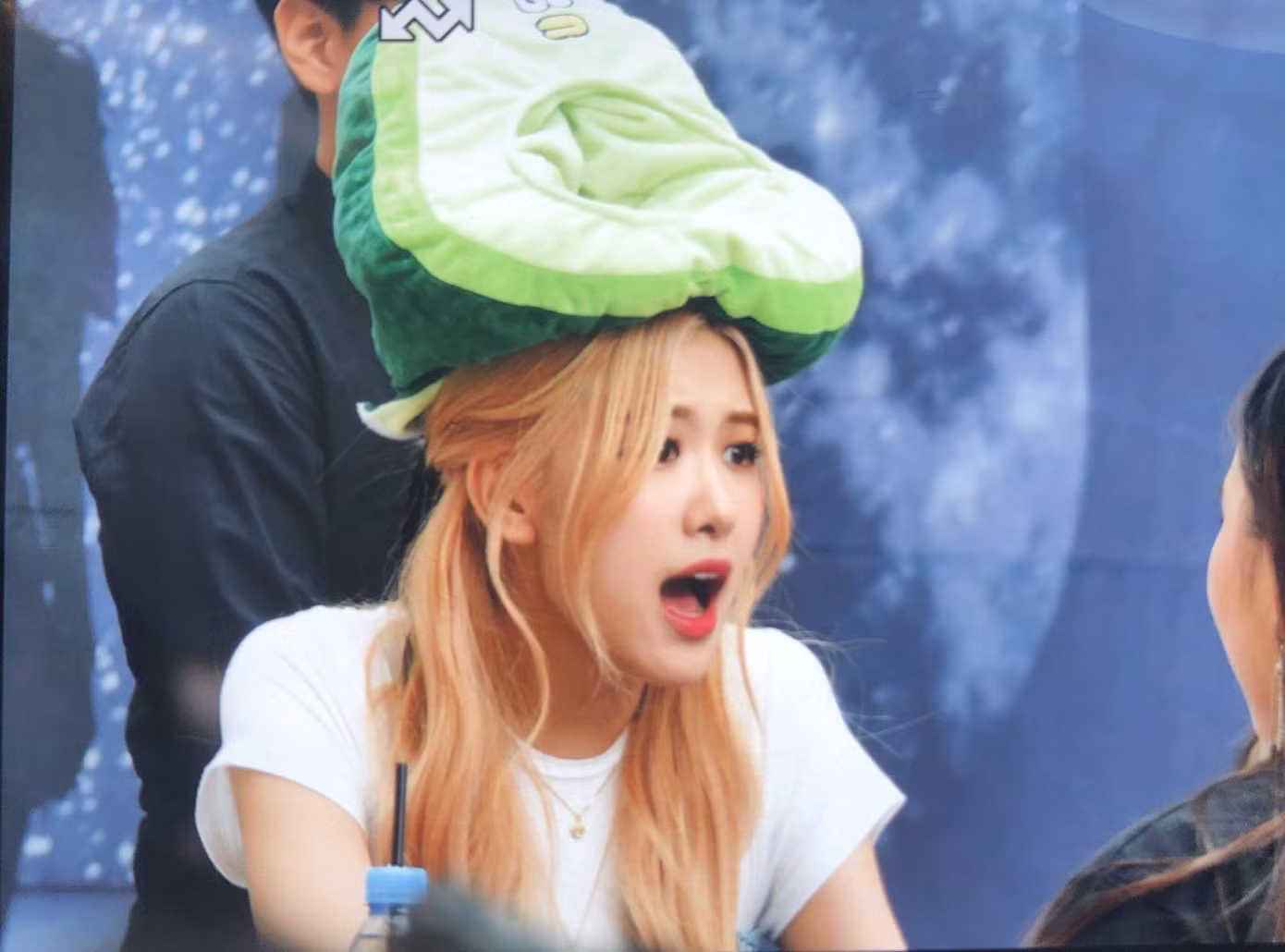 Nhìn gương mặt Rosé thấy mà thương!