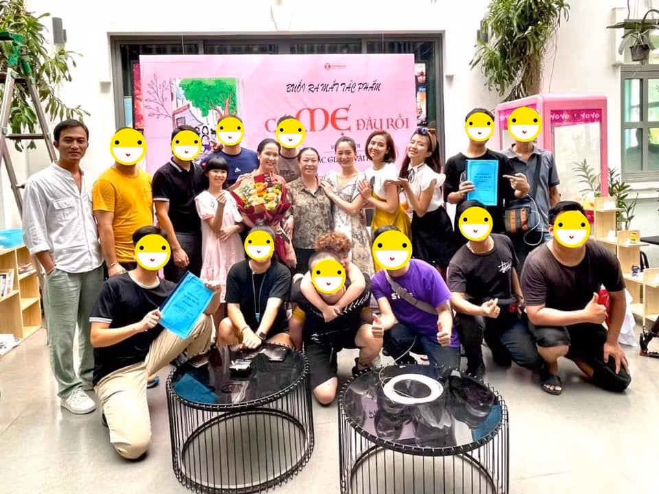 Khoảnh khắc đoàn tụ của gia đình bà Nga