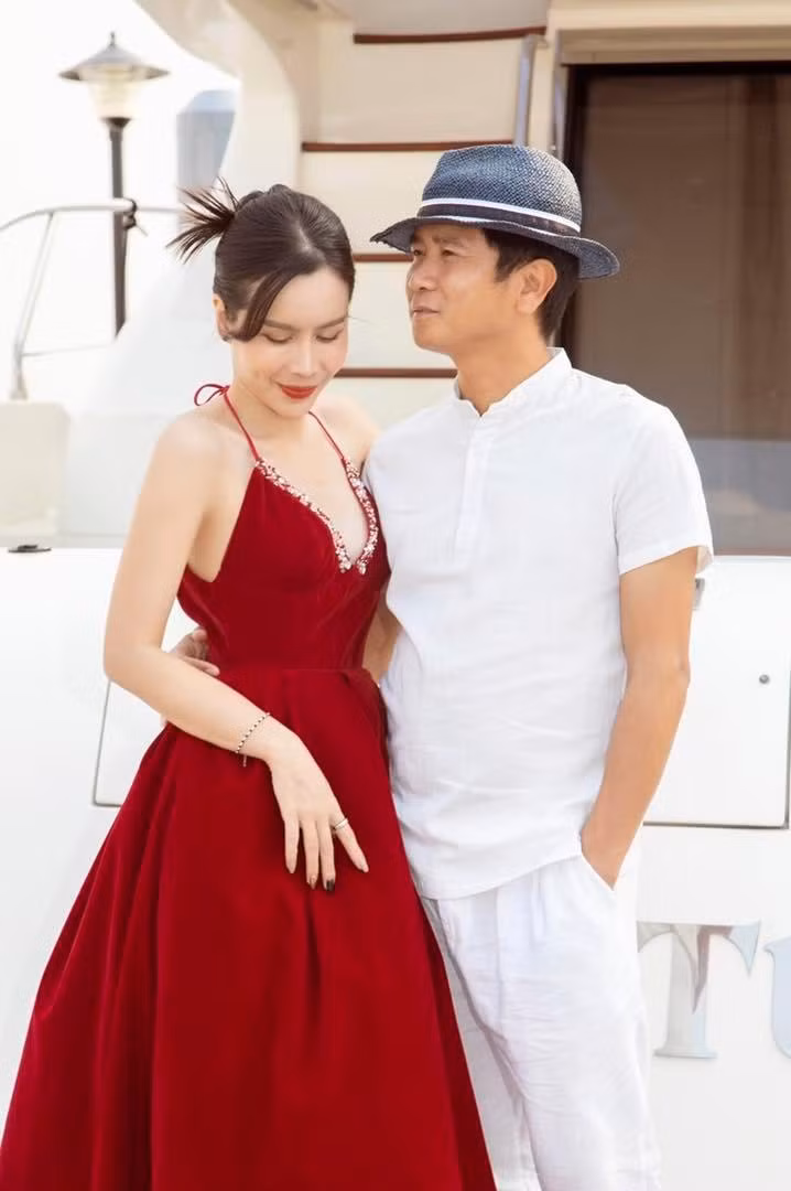 Lưu Hương Giang và Hồ Hoài Anh là cặp vợ chồng lý tưởng ở V-Biz