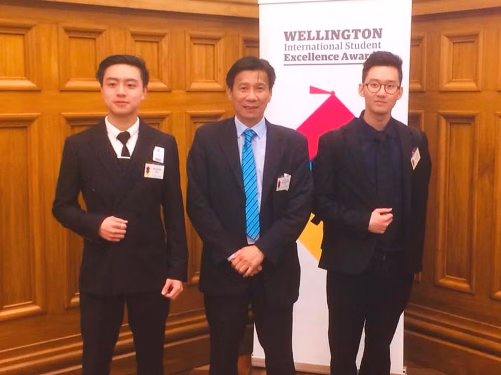 Anh Ngô Minh Quang nhận giải Wellington International Student Excellence Award dành cho sinh viên quốc tế có thành tích xuất sắc Anh Ngô Minh Quang nhận giải Wellington International Student Excellence Award dành cho sinh viên quốc tế có thành tích xuất sắc