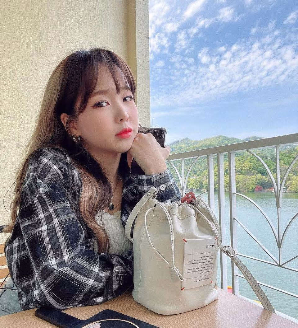 Cựu idol Way đã phẫu thuật từ mắt đến môi