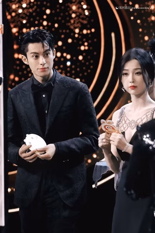 Hai người được yêu thích với phim Thương Lan Quyết. Hai người được yêu thích với phim Thương Lan Quyết.