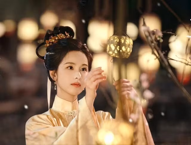 Quý Nữ (Nhạn Hồi Thì) là phim hắc mã chính hiệu.