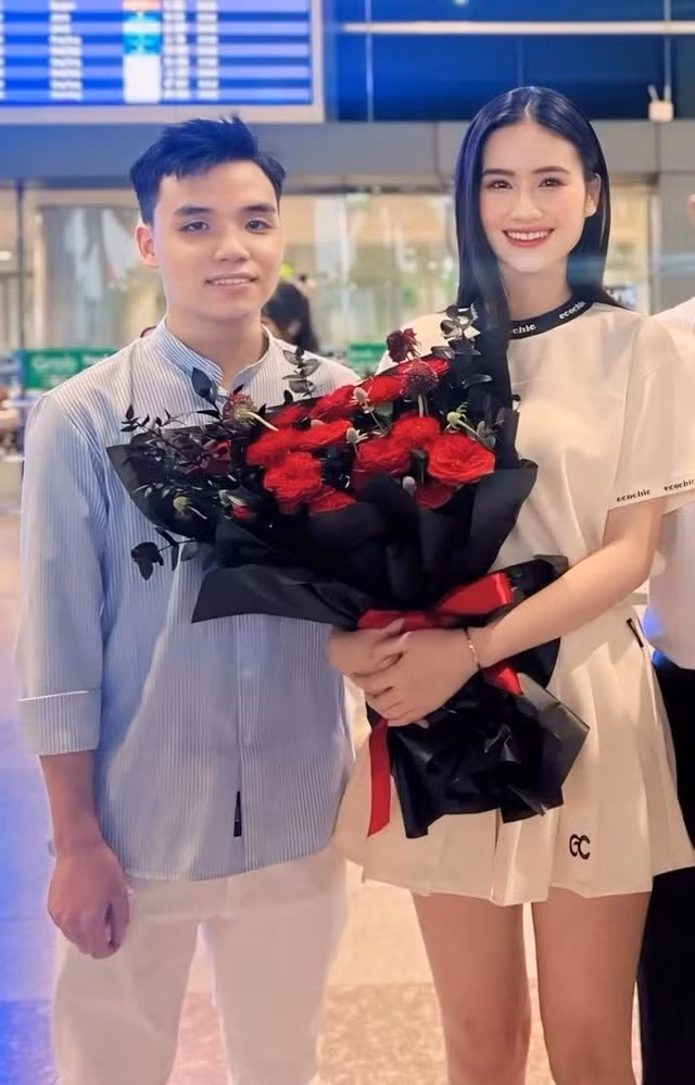 Anh Kiệt không ra sân bay tiễn Ý Nhi đi nước ngoài như mọi lần.
