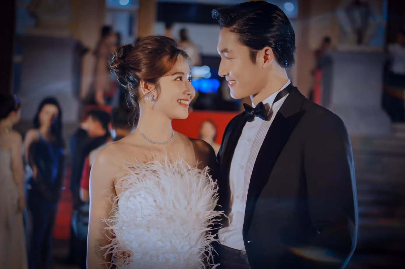 Huyền Lizzie và Đình Tú tiếp tục được ghép đôi Huyền Lizzie và Đình Tú tiếp tục được ghép đôi