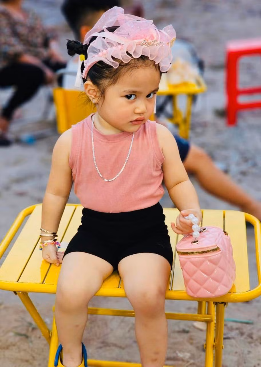 Cô nhóc Bảo Ngọc rất lém lỉnh, cá tính.