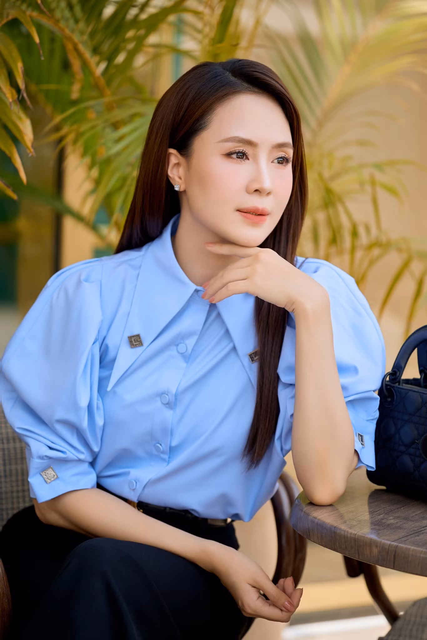 Khán giả đi tìm nguyên nhân cho hai thất bại liên tiếp này của Hồng Diễm. Khán giả đi tìm nguyên nhân cho hai thất bại liên tiếp này của Hồng Diễm.