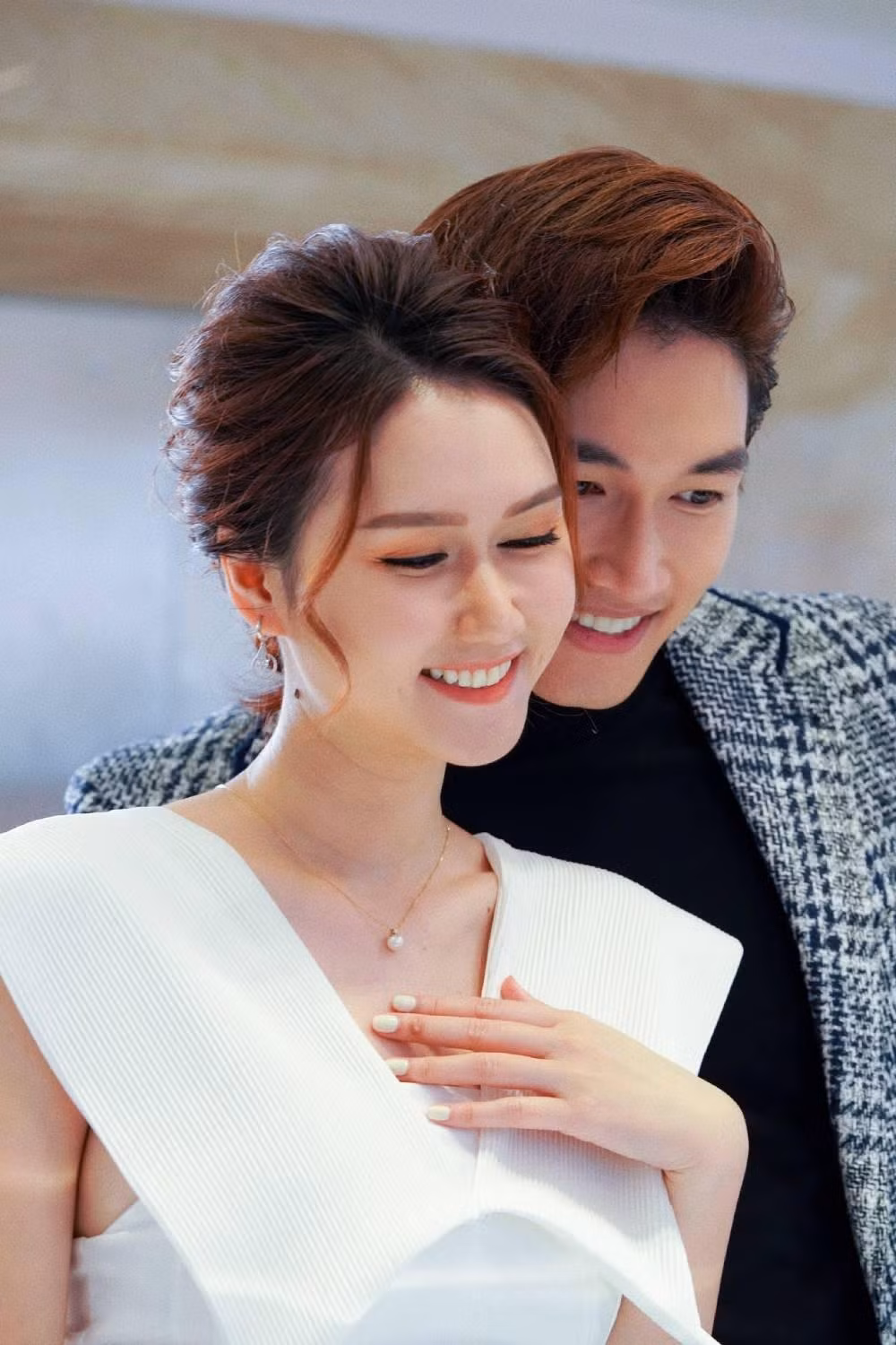Đình Tú và Hương Giang chia tay sau nhiều năm gắn bó khiến nhiều người tiếc nuối.