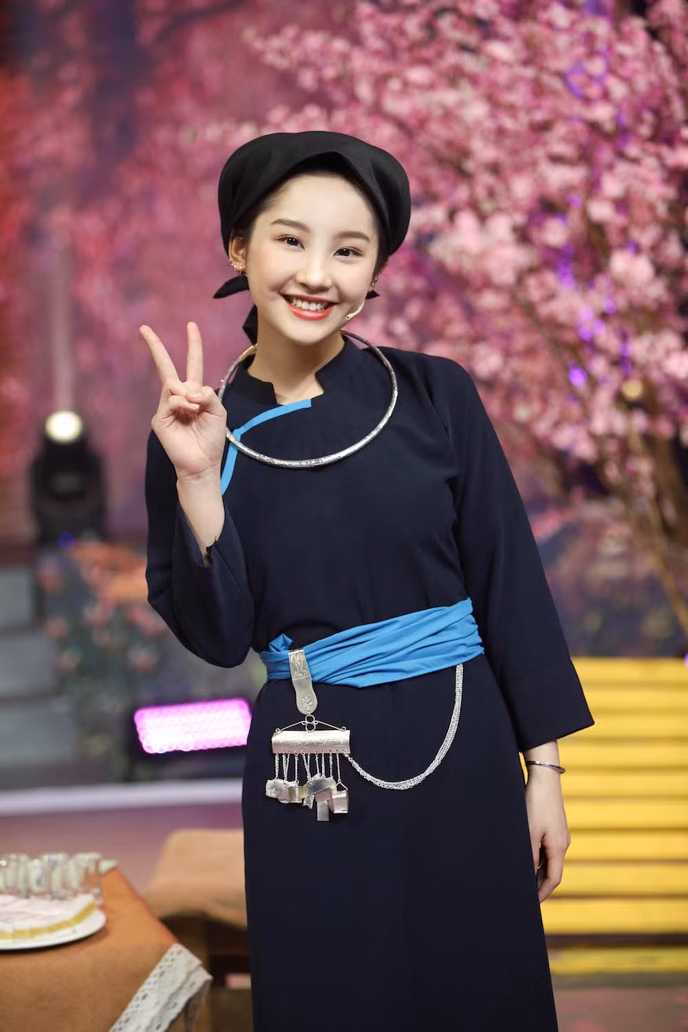 Cô gái người Tày dễ thương nhanh chóng đốn tim nhiều chàng trai. Cô gái người Tày dễ thương nhanh chóng đốn tim nhiều chàng trai.