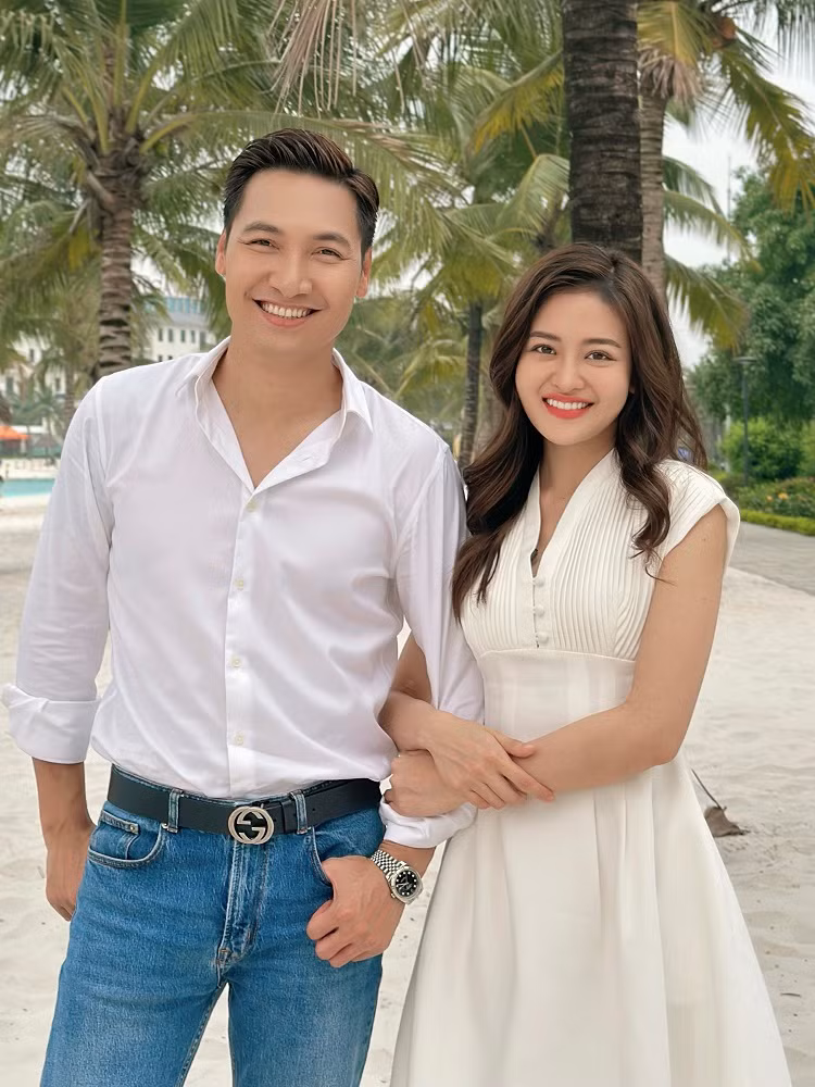 Quy và Ly đã trở lại bên nhau đầy hạnh phúc. Quy và Ly đã trở lại bên nhau đầy hạnh phúc.
