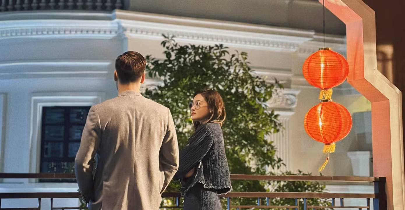 Nhưng Thùy Anh lại thích cái kết buồn cho phim. Nhưng Thùy Anh lại thích cái kết buồn cho phim.
