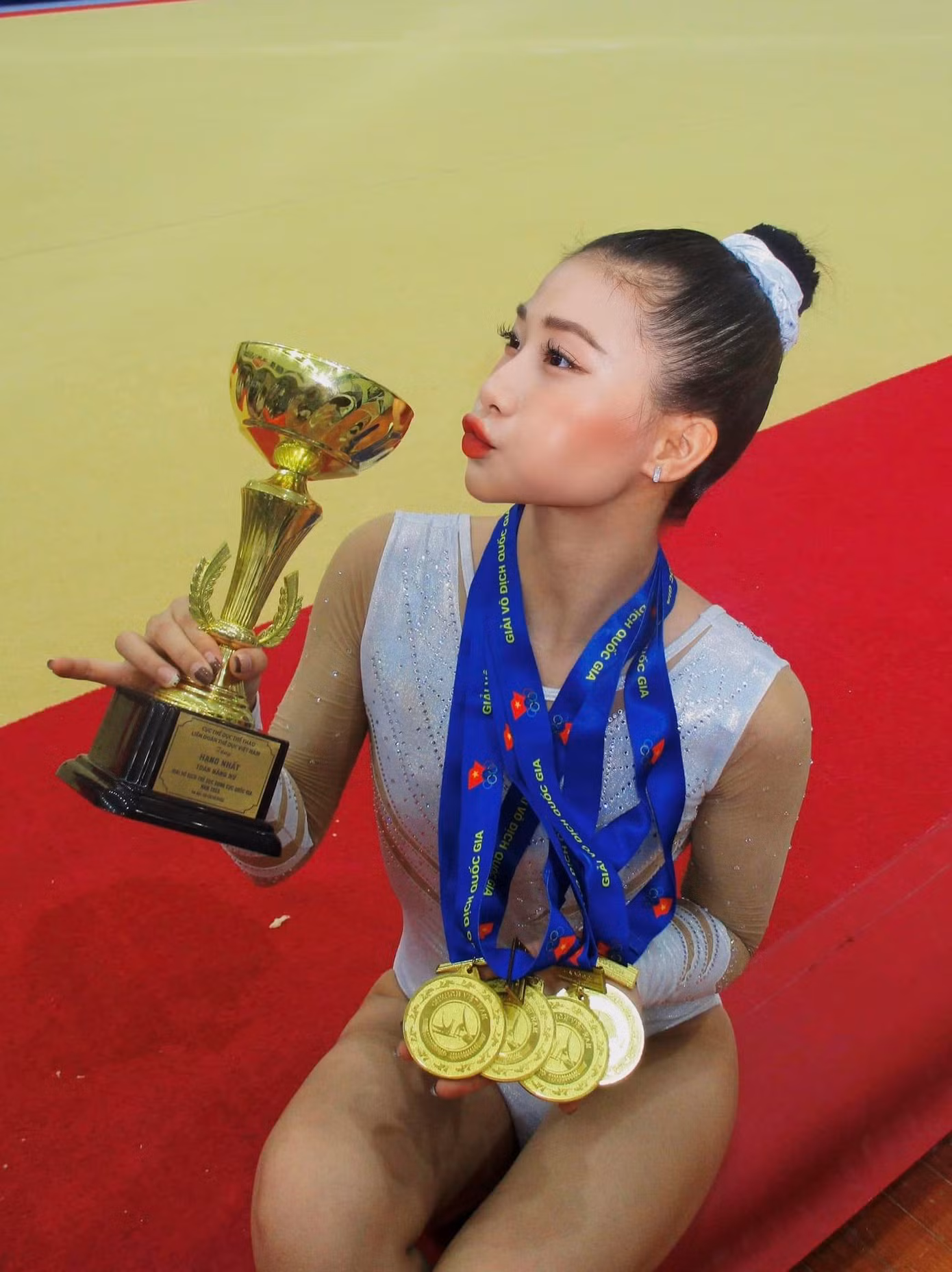 VĐV Phạm Như Phương sau khi giải nghệ đã trở thành TikToker Louis Phạm sang chảnh.