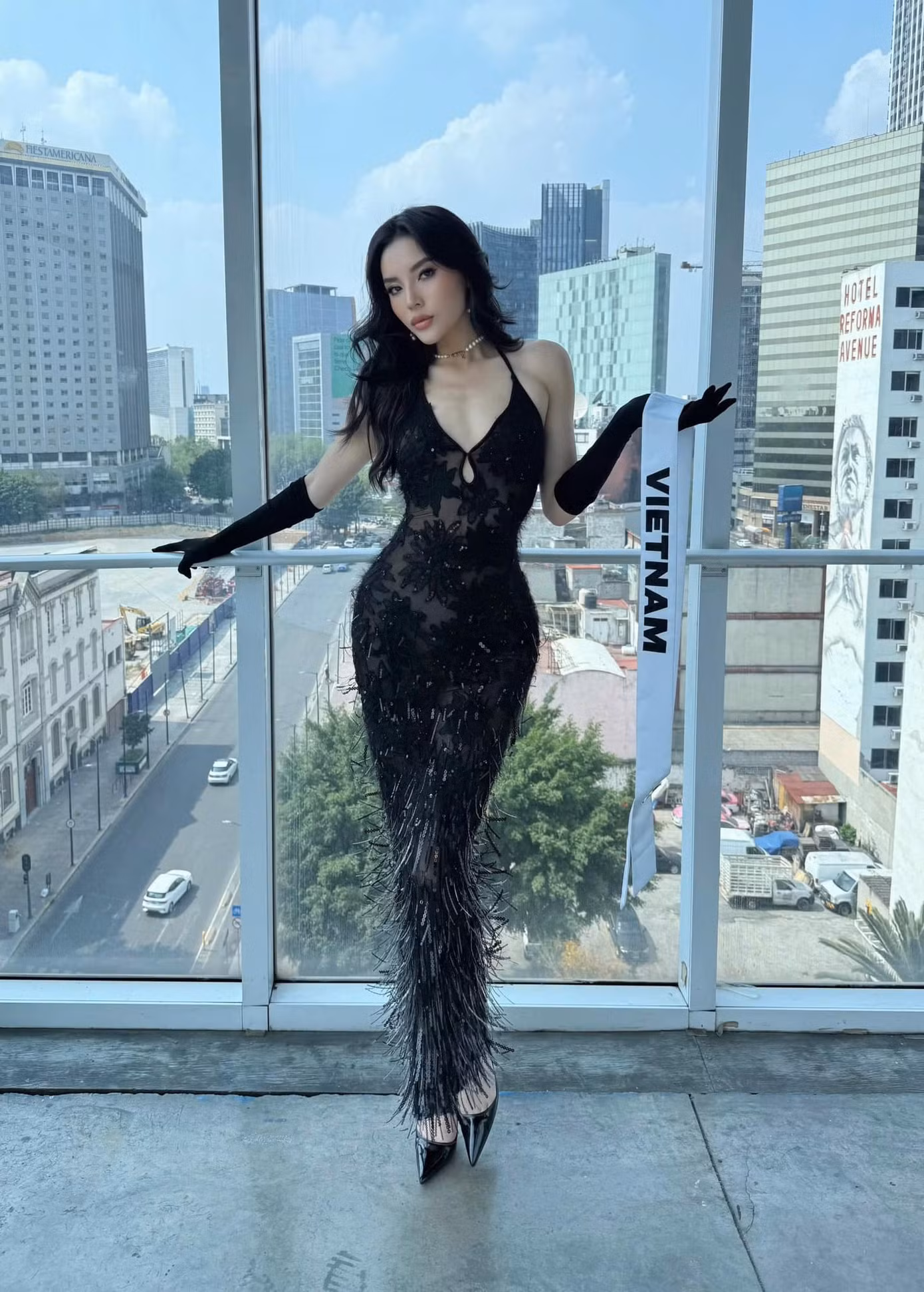 Bộ váy ngày hôm qua của Kỳ Duyên cũng nhận về nhiều lời khen.