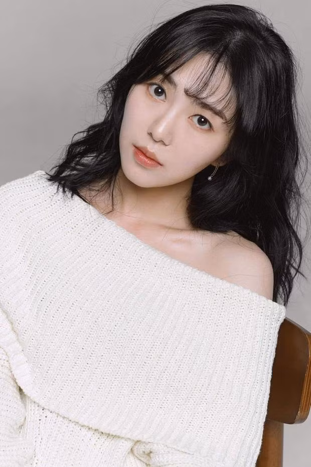 Kwon Mina vẫn cập nhật Instagram thường xuyên Kwon Mina vẫn cập nhật Instagram thường xuyên