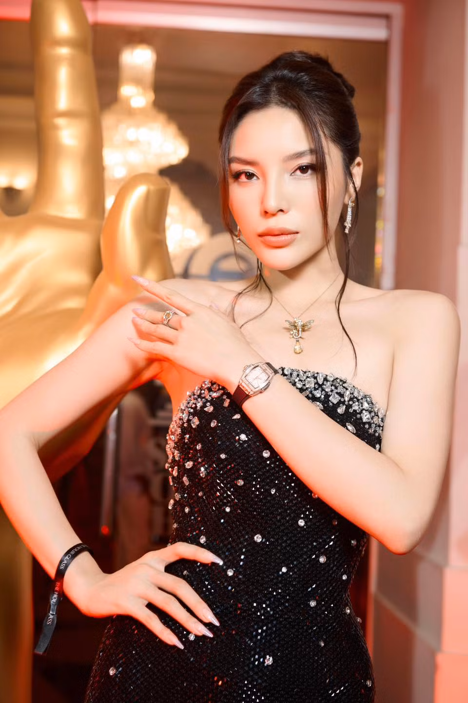 Cô đã thay đổi dự án cộng đồng để hiệu quả hơn. Cô đã thay đổi dự án cộng đồng để hiệu quả hơn.